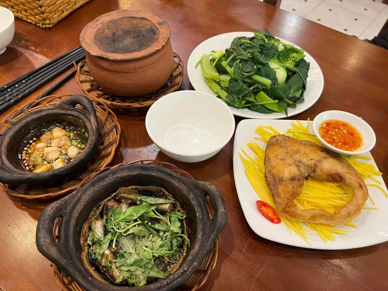 Cơm niêu Trung Sơn