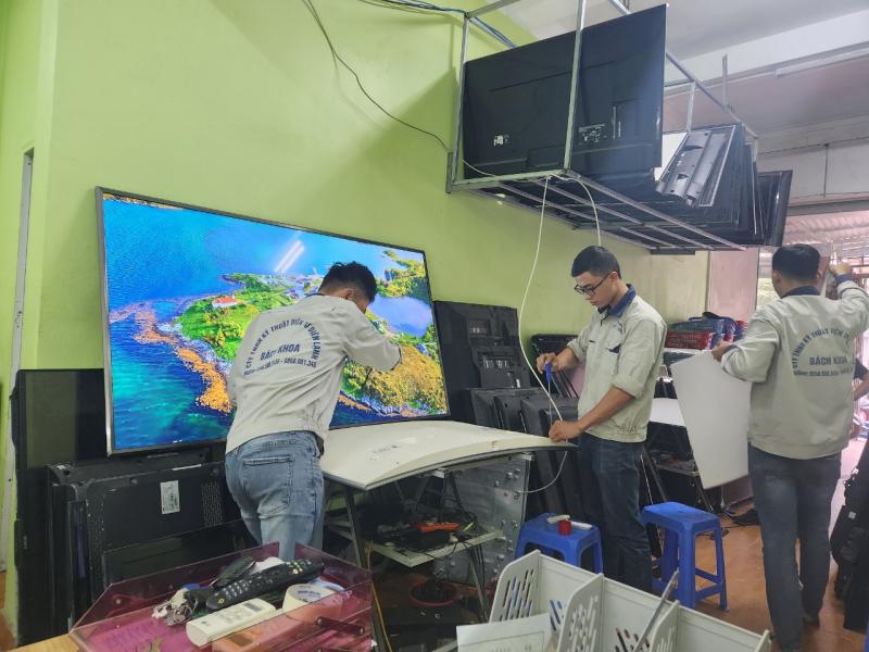 Công Ty TNHH Kỹ Thuật Điện Tử Điện Lạnh Bách Khoa