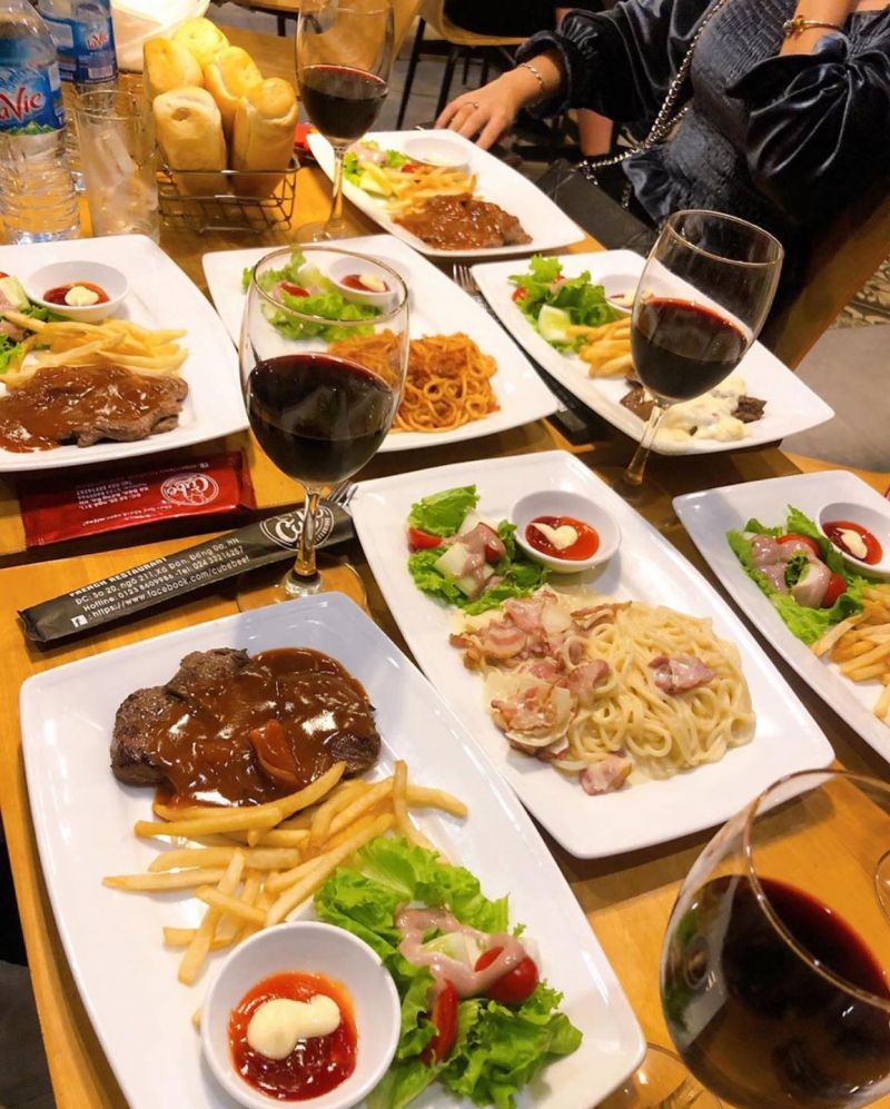 Cube Beefsteak & Drinks