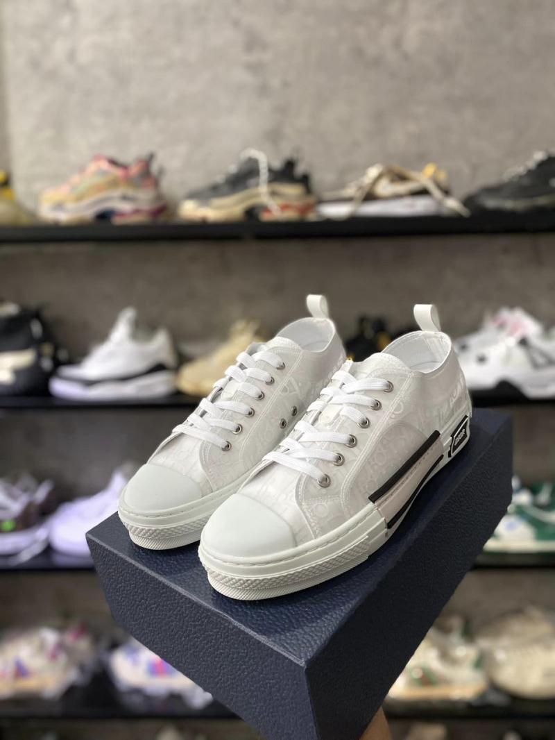Cường Sneaker
