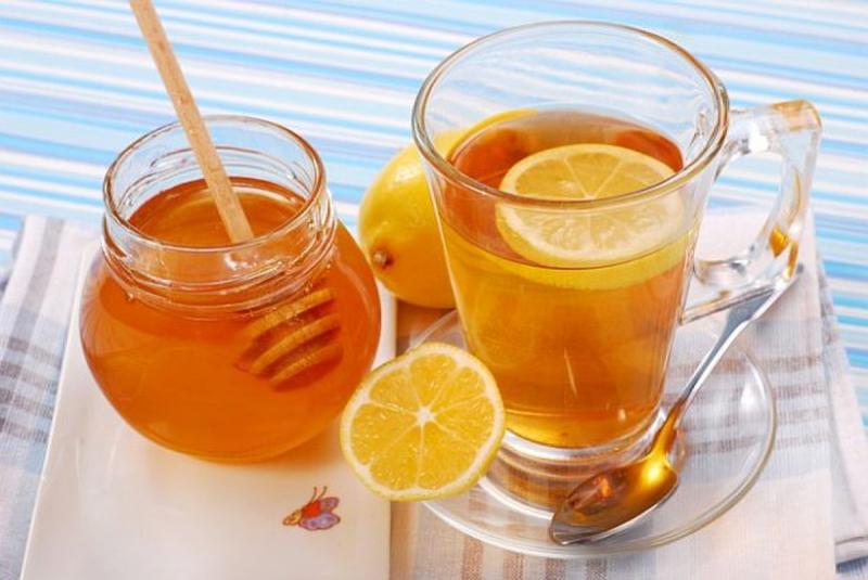 việc lựa chọn mật ong làm mặt nạ dưỡng da không chỉ giúp da thêm mịn màng, trắng trẻo mà còn bảo vệ da dưới nahr nắng mặt trời