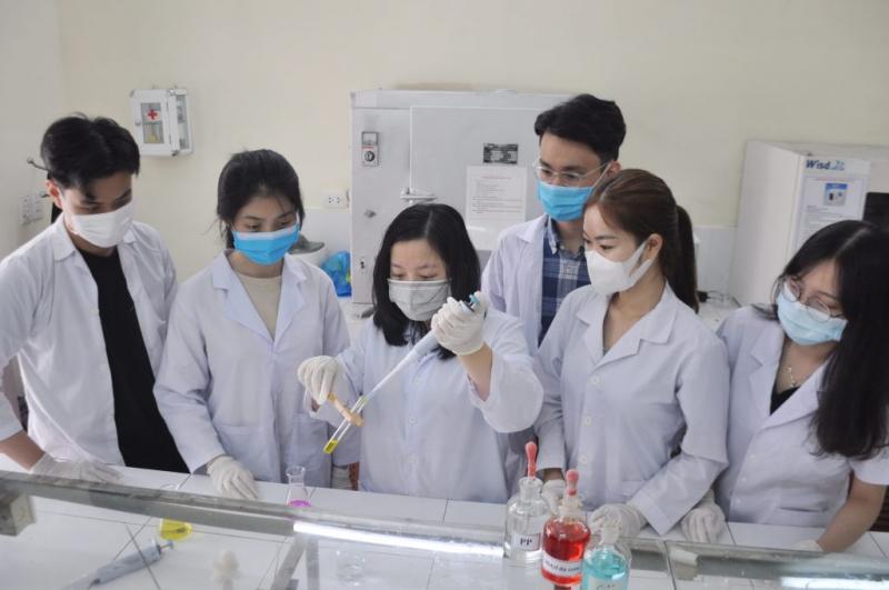 Một trong ba phòng thí nghiệm của bộ môn Công nghệ sinh học