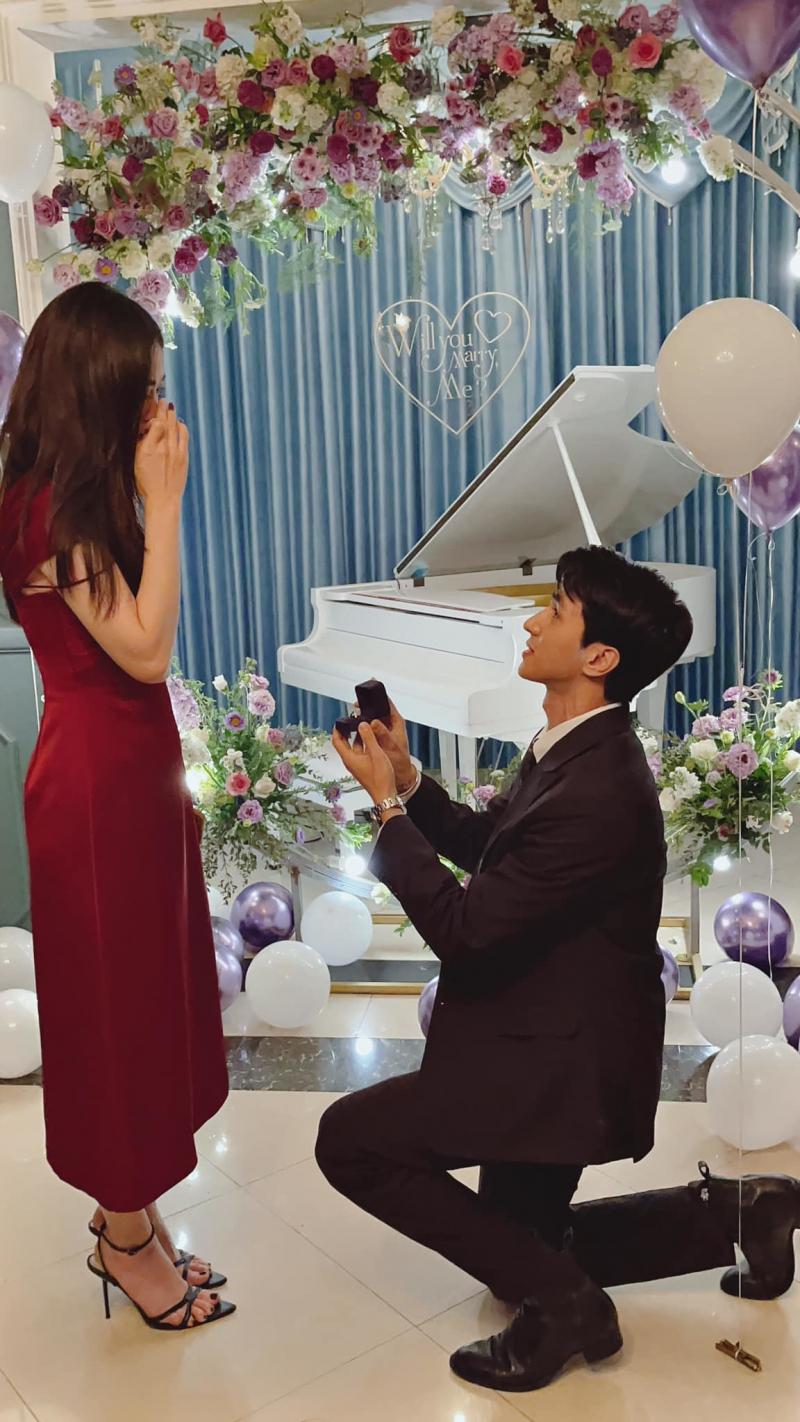Diễn viên Bình An cầu hôn Á hậu Phương Nga