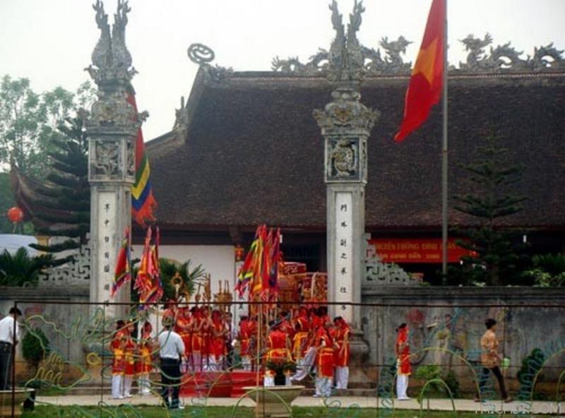 Đình Đá Tiên Phong