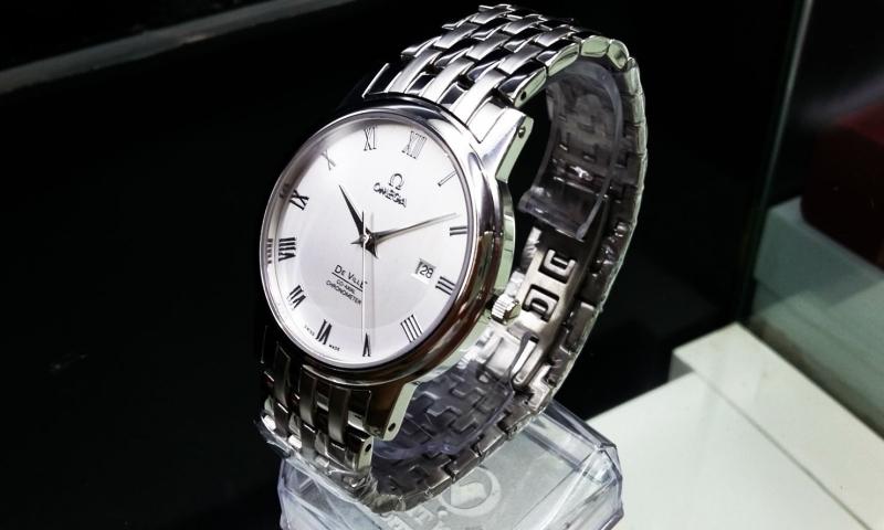 Đồng hồ Omega