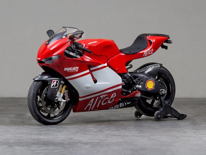 Ducati Desmosedici D16RR NCR M16