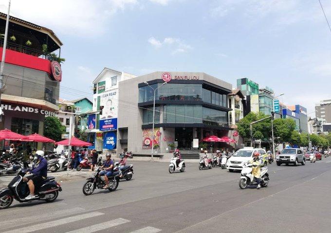 Mua sắm tại đường Võ Văn Ngân
