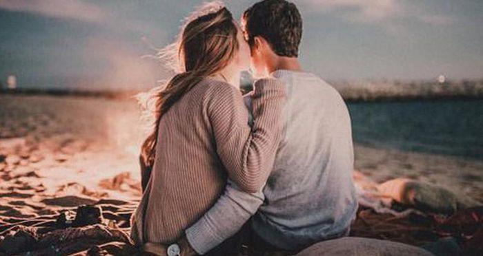 Làm việc gì đó riêng tư giúp cô ấy