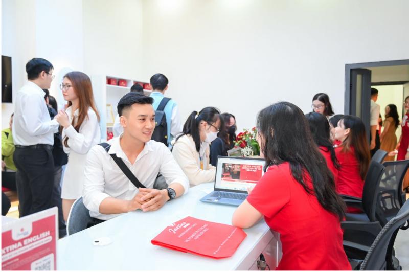 Rất nhiều người đi làm đã tin tưởng lựa chọn theo học tại Jaxtina và đạt được nhiều thành công mới
