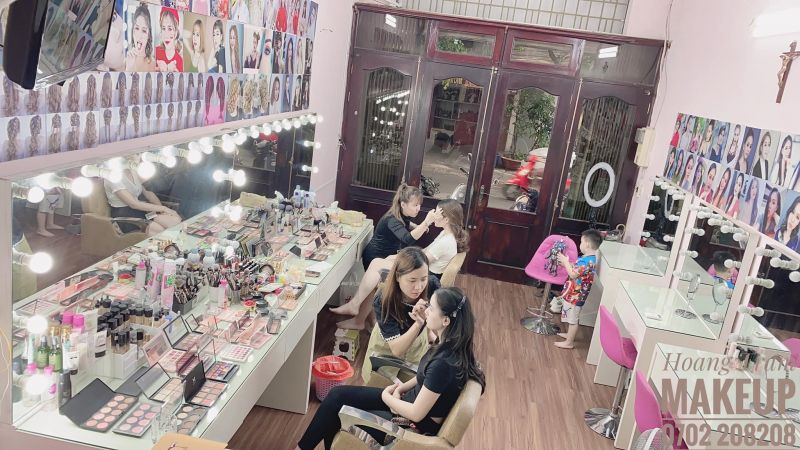 Hoàng Trâm Makeup & Beauty