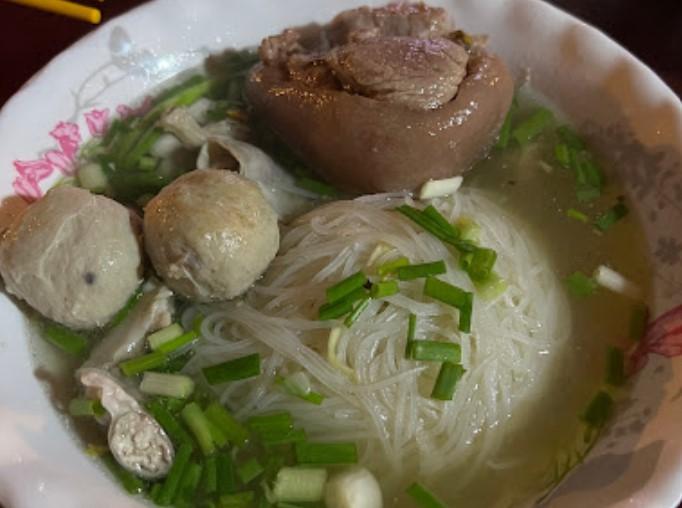 Hoành Thánh Khổng Lồ