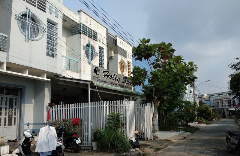 Holly Spa & Beauty