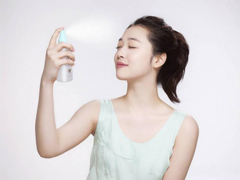 Xịt khoáng là sản phẩm cung cấp nước thích hợp nhất cho da vào mùa hanh khô này