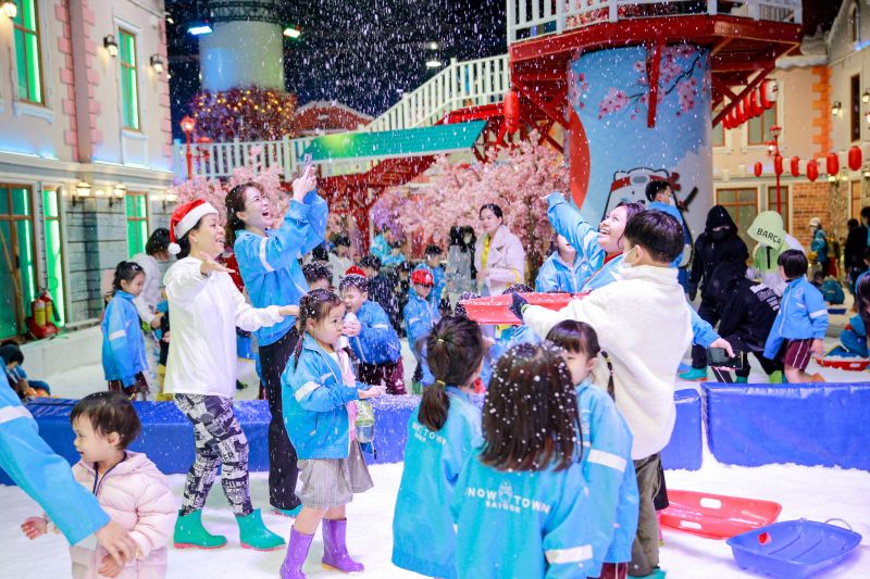 Khu vui chơi giải trí Snow Town