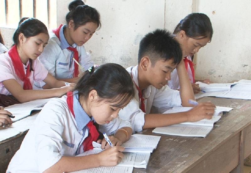 Học sinh suy nghĩ tìm câu trả lời.