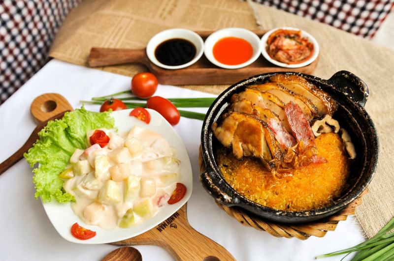 Kombo - Cơm Niêu Singapore