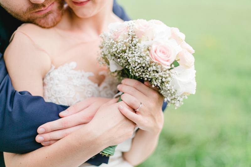 người phụ nữ thích đọc ngôn tình sẽ chung thủy với người đàn ông, và sẽ không bao giờ làm đau khổ nhiều người đàn ông cùng một lúc.