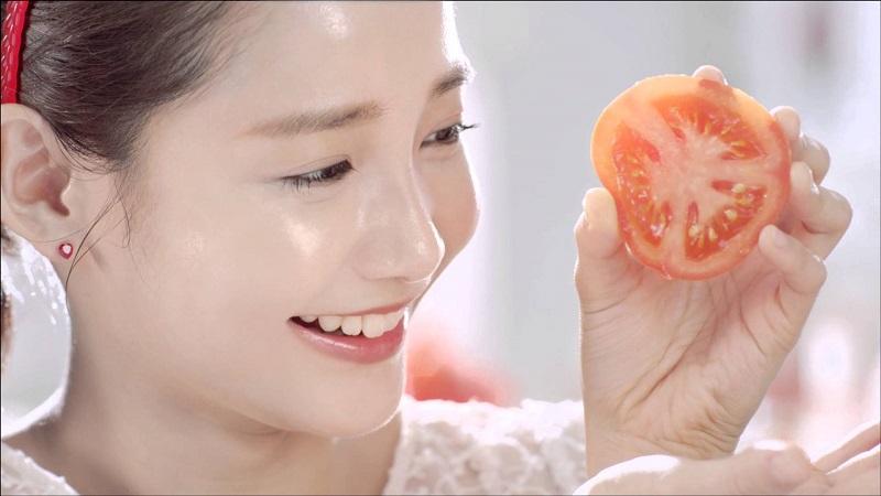 Làm trắng da bằng cà chua