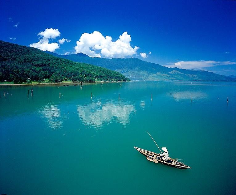 Người dân chài thì đôn hậu và hiền hòa