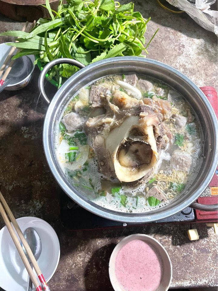 Lẩu bò đùm Hưng Lợi