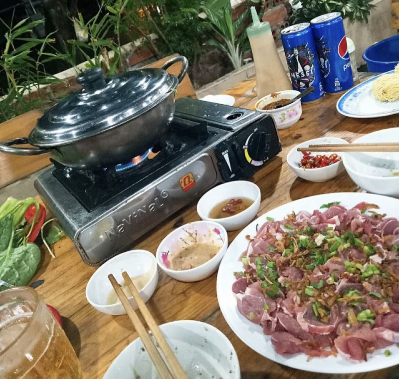 Lẩu bò Năm Cảnh