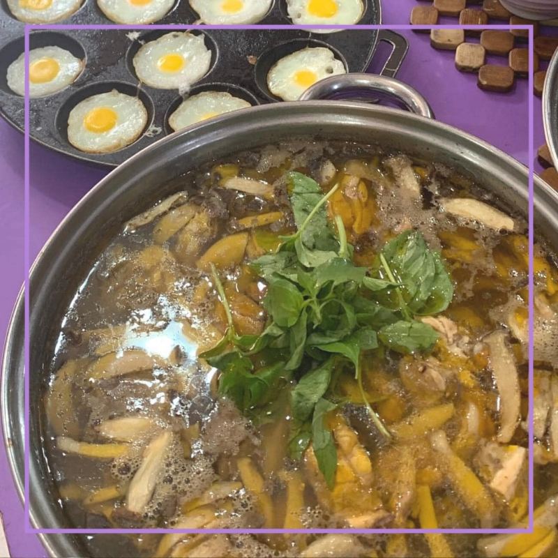 Lẩu Gà Lá É Tam Gia Quán