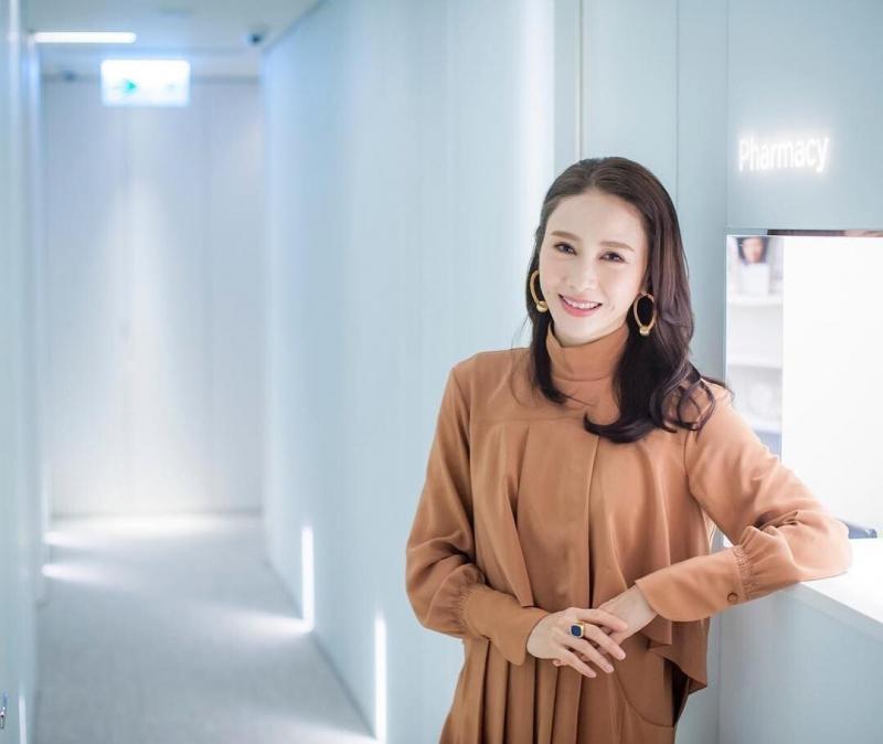 Lê Tư đẹp bất chấp thời gian