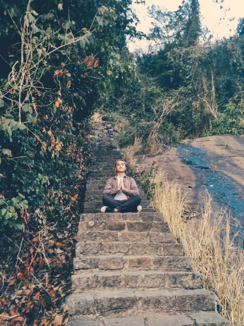 Đường đi lên xa thăm thẳm