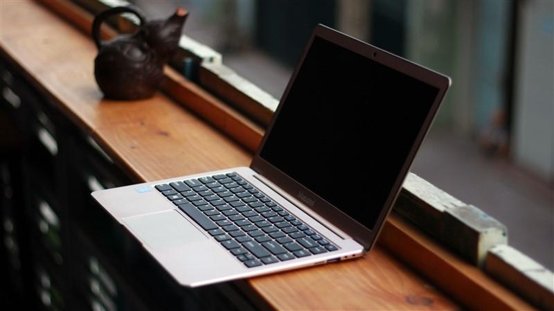 Laptop Masstel L133