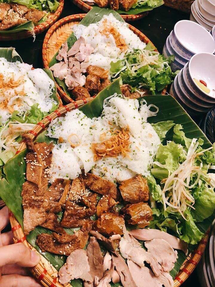 Cận cảnh một đĩa bánh hỏi tại Mẹ Since 1995