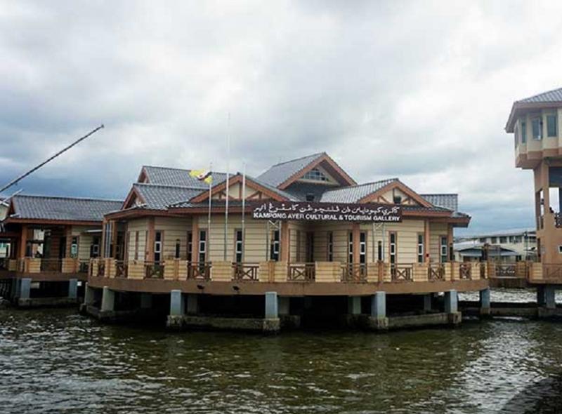 Nhà nước Brunei còn có chính sách cấp nhà ở gần như miễn phí hoàn toàn cho mỗi người dân tại đây.
