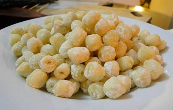 Mứt hạt sen khô