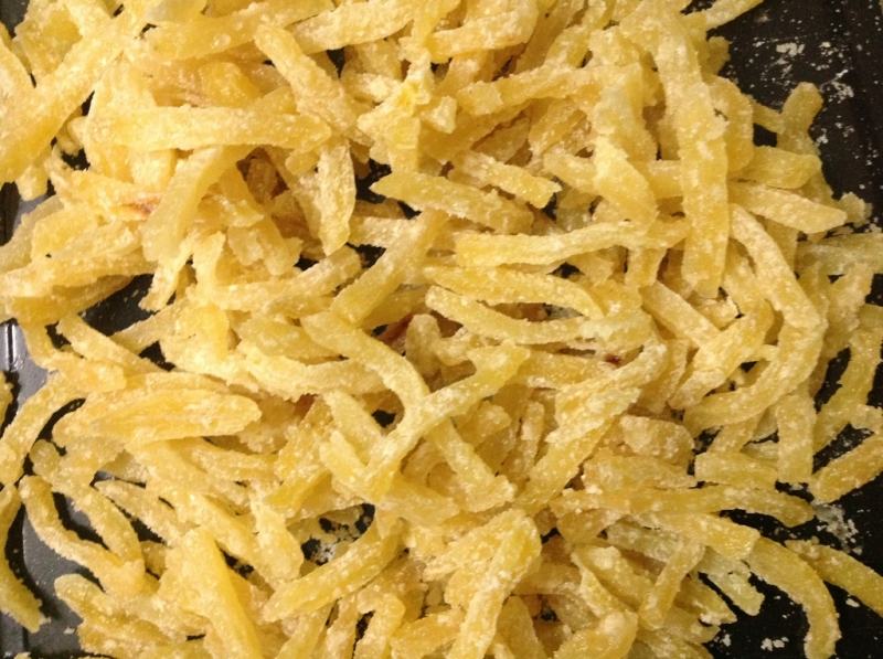 Mứt khoai lang ngon, giòn đãi khách