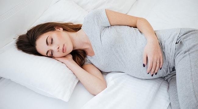 Nằm nghiêng bên trái - giai đoạn cuối của thai kỳ