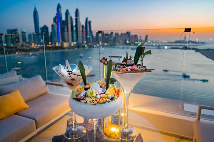 Hoàng hôn ở Đảo Cỏ Dubai