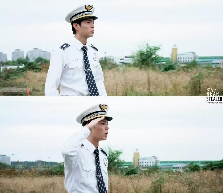 Tạo hình của Park Bo Gum trong Ngày Khó Khăn