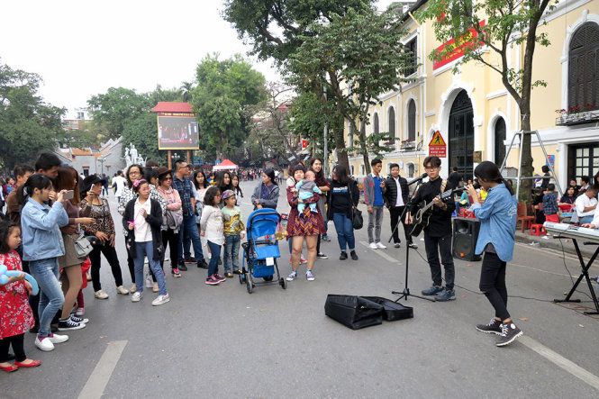 Biểu diễn nghê thuật trên phố