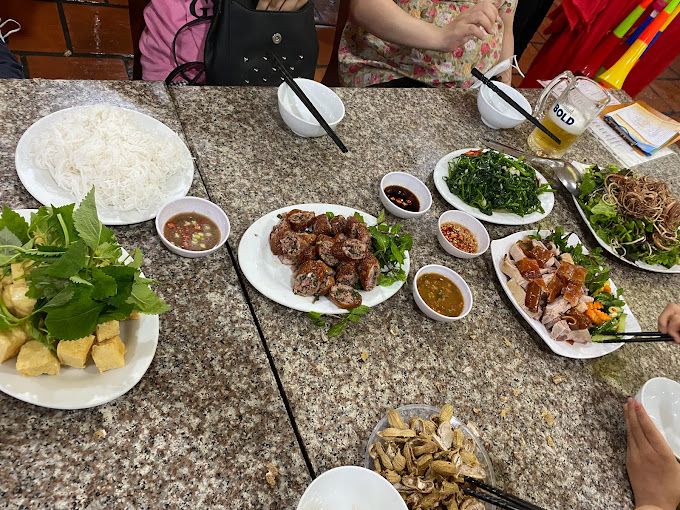 Nhà Hàng Bia Lan Chín