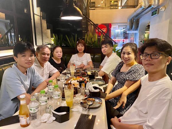 Giới thiệu bạn bè, người thân