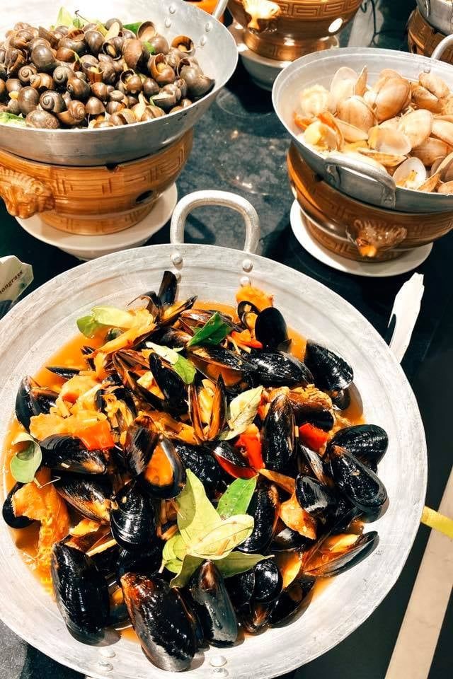 Nhà Hàng Sen Tây Hồ