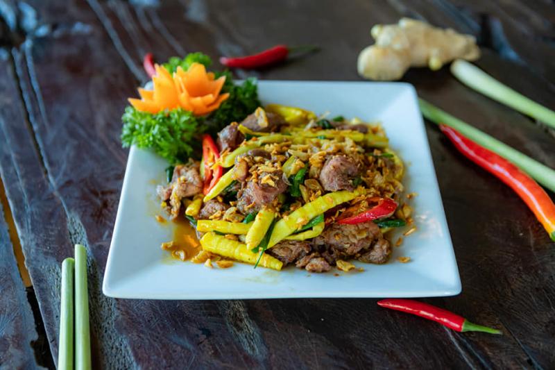 Nhà Hàng Trâu - Huấn Hiền