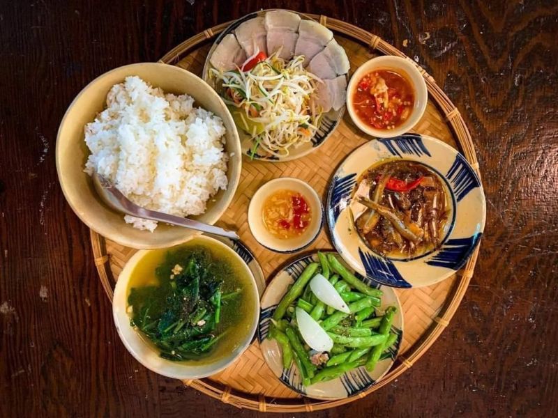 Nhà Nâu - Cơm Nhà