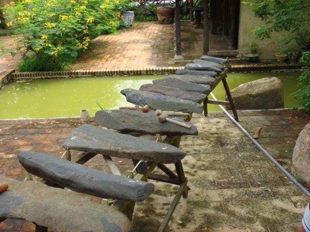 Đàn đá là loại nhạc cụ gõ cổ nhất Việt Nam