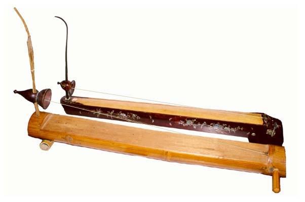 Đàn bầu là một loại đàn dây của người Việt