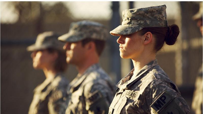 Nữ binh sĩ (Camp X-Ray) – 2014