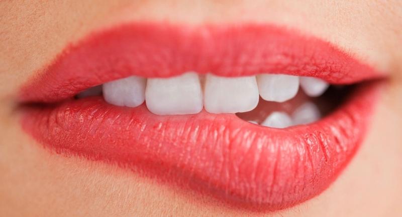 Một nụ hôn khiêu khích trong dịp Valentine có thể làm 
