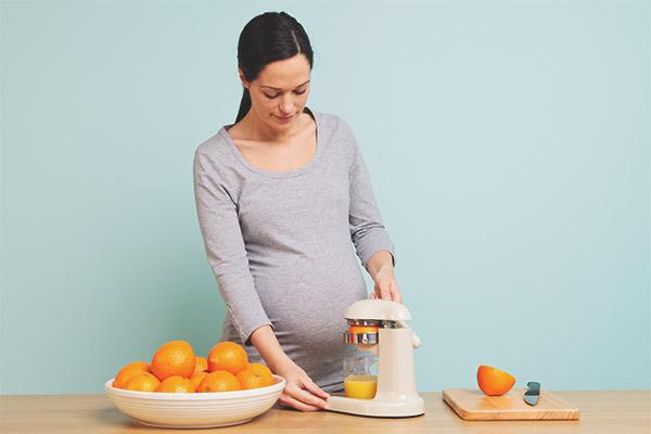 Nước cam rất tốt cho bà bầu