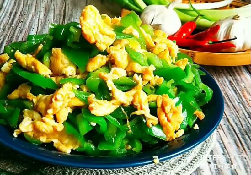 Ớt chuông xào trứng