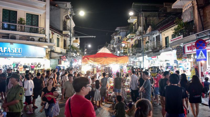 Phố cổ Hà Nội và chợ đêm