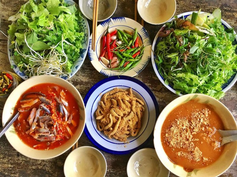 Gỏi cá mai trên đường Ngô Sĩ Liên